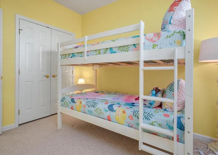 Sunset Island Luxury 3br Unit – Free Linen Package Apartment *