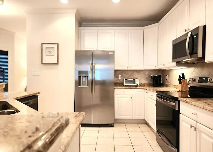 Sunset Island Luxury 3br Unit – Free Linen Package * Ocean Stadt